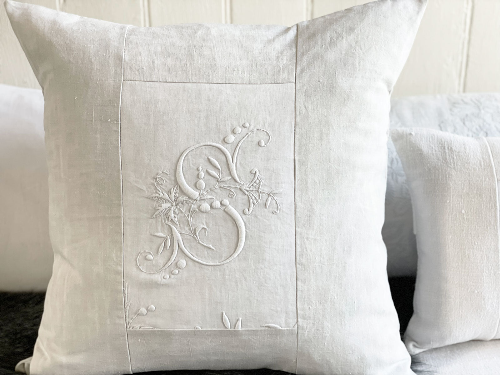 洋書 Monograms and Antique Linens モノグラムとアンティークリネン | MONOGRAMS and Antique