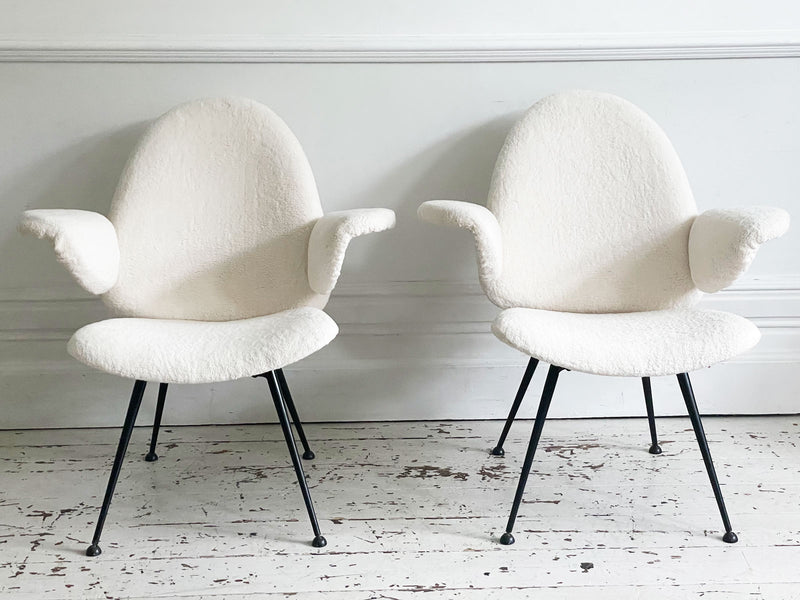 A Pair of Faux Sheepskin 302 Armchairs by Willem Kendrik Gispen for Kembo