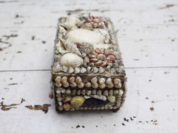 A Decorative Antique Shell Covered Box 3 of 4 – Streett Marburg