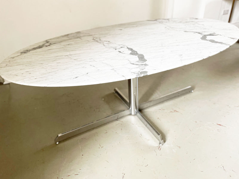 A Florence Knoll 1960's Oval Arabescato Marble Dining Table for Roche Bobois